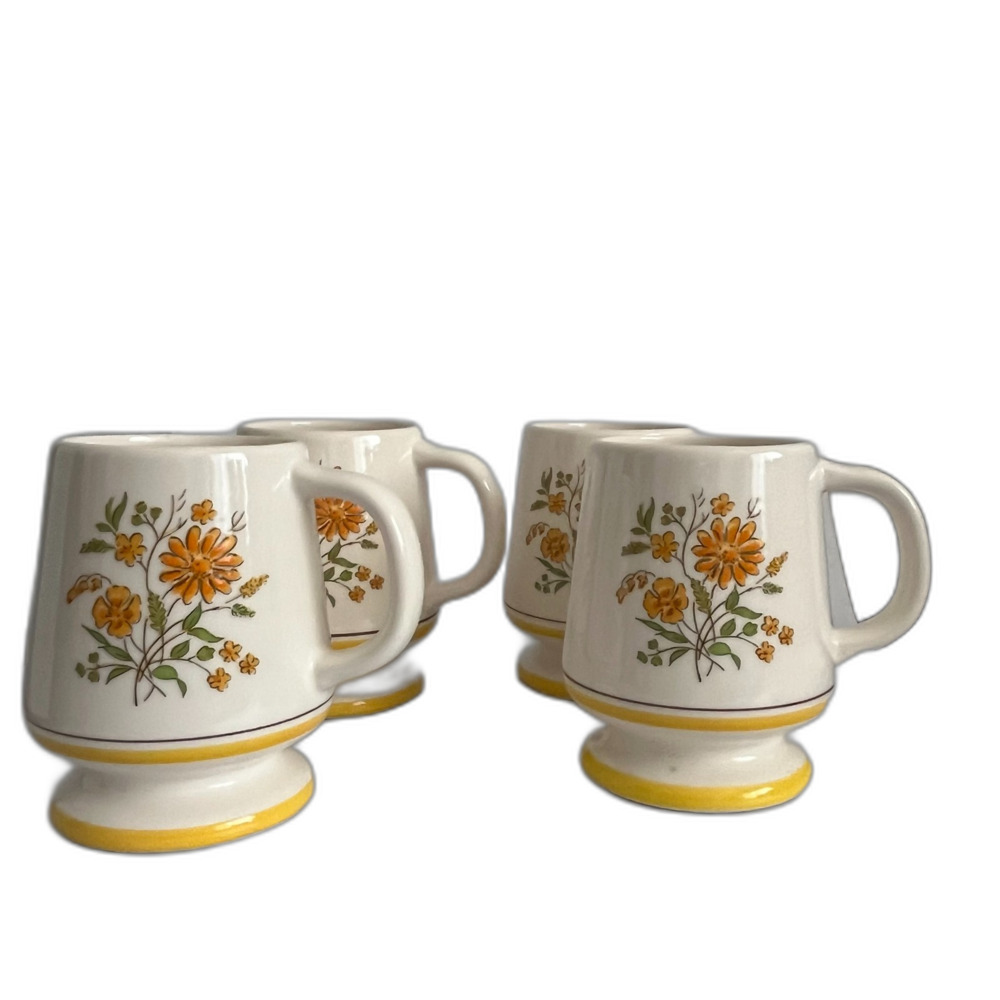 Vintage 70s Country Flowers Set of 4 Mugs - Made in Japan
